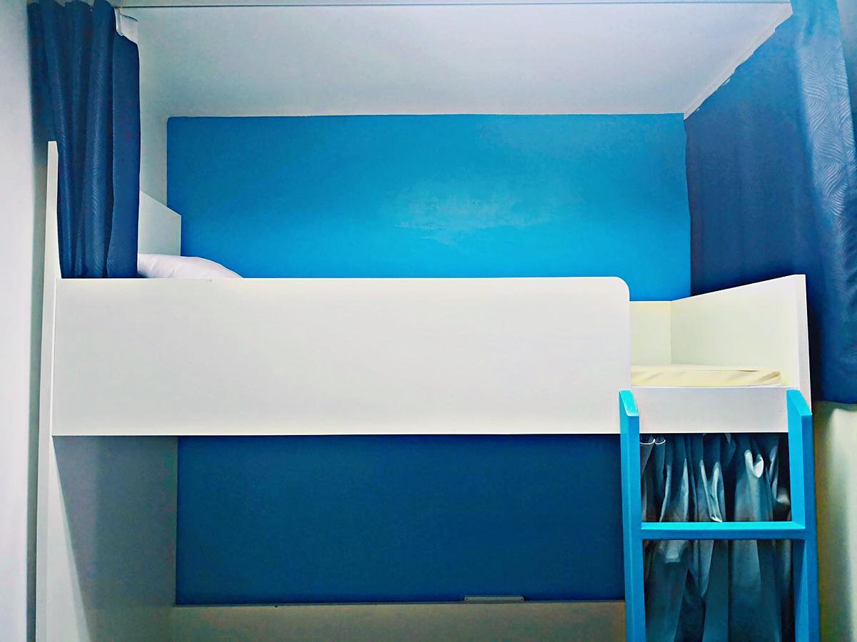 17You Inn Hostel Бангкок Экстерьер фото